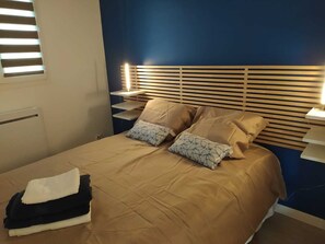 2 habitaciones, tabla de planchar con plancha, wifi y ropa de cama