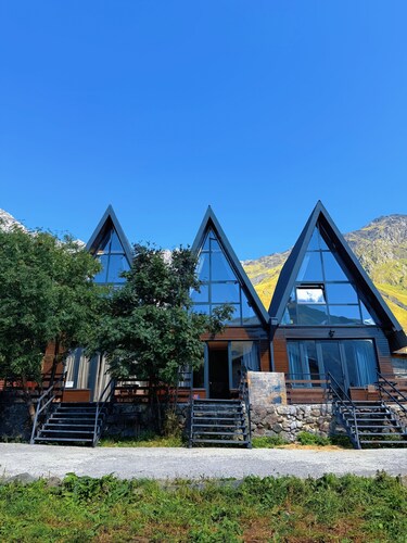 Villa Kazbegi Cottages. Three Cottage in One space with 2 Bedroom