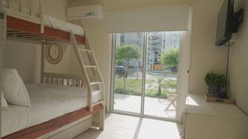 3 chambres, fer et planche à repasser, Wi-Fi, draps fournis