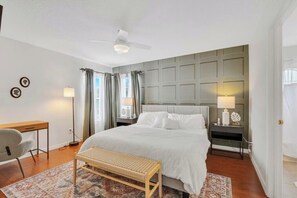 7 habitaciones, tabla de planchar con plancha y cuna de viaje 