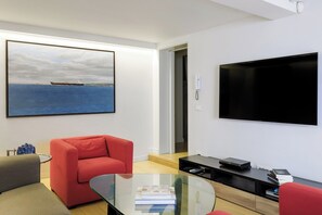 TV, DVD player, table tennis, stereo