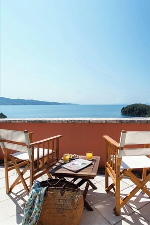 Outdoor dining - Jasmine - Four Bedroom Villa, Sleeps 8 (Kalami)
