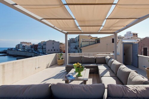 Ortigia - Three Bedroom Villa, Sleeps 6