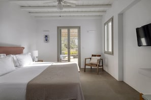 5 habitaciones, tabla de planchar con plancha, wifi y ropa de cama