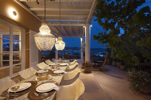 Outdoor dining