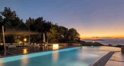 Roellia - Six Bedroom Villa, Sleeps 12