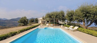 Poggio Pigio - Four Bedroom Villa, Sleeps 8