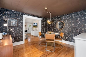 House, 2 Queen Beds, Kitchen, Garden View (308 Garfield Street) | Dining
