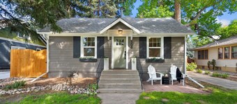 Shade Tree Bungalow Old Town, Yard & Garage