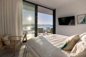 4 bedrooms, iron/ironing board, bed sheets