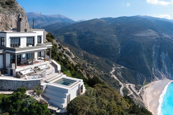 Mythos's unrivalled position atop a headland on Kefalonia's west coast is unforgettable.