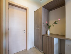 Interior - Apartment 'Monolocale Petraroli Esterno' with Shared Garden, Balcony and Air Conditioning (Porto Cesareo)