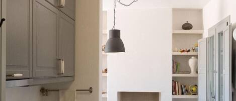 Micro-ondes, four, plaque de cuisson, lave-vaisselle