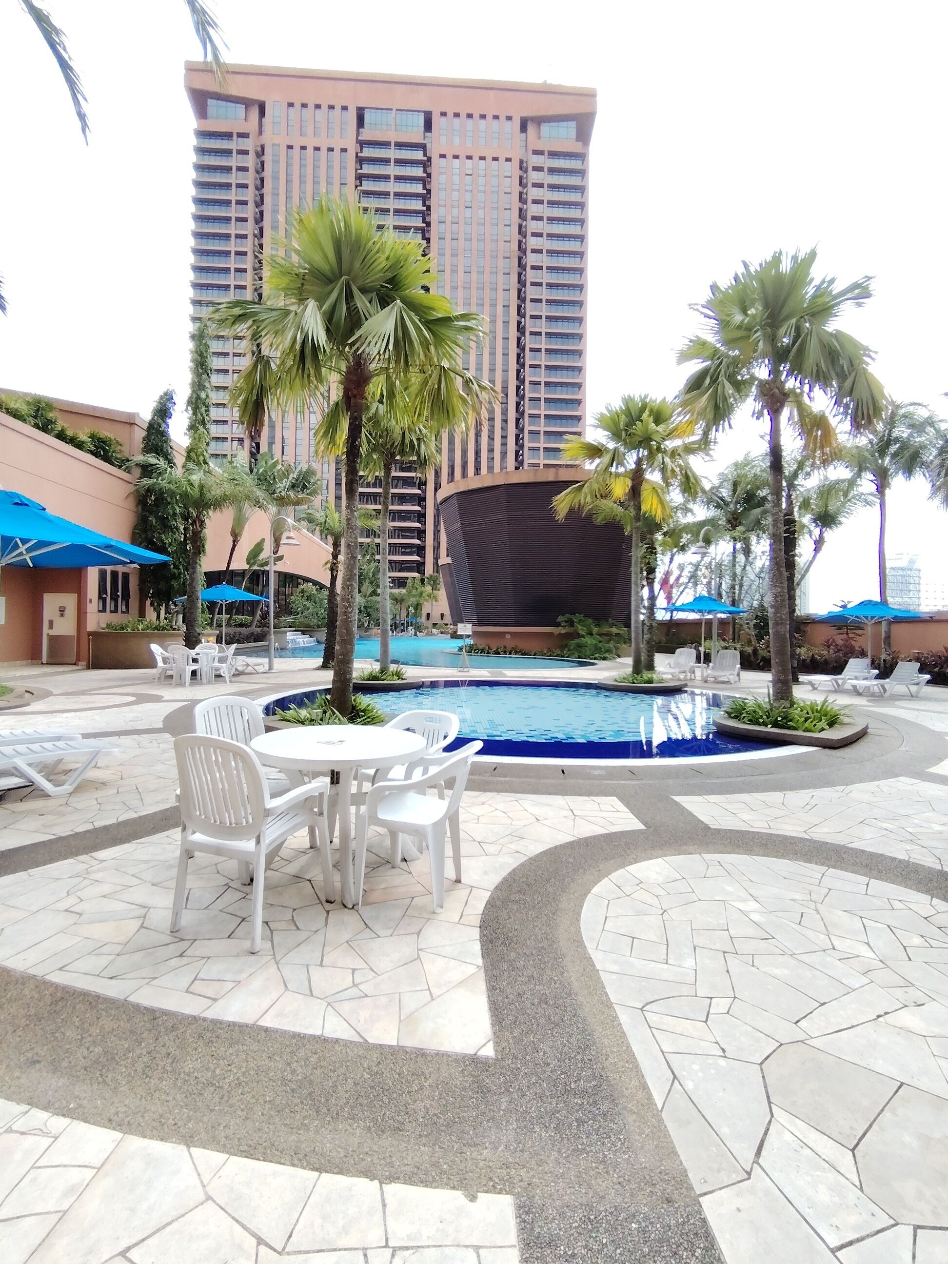 Indoor pool, 3 outdoor pools