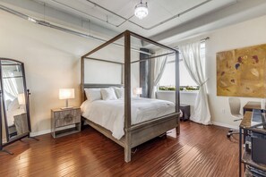 2 makuuhuonetta, silitysrauta/-lauta, Wi-Fi, vuodevaatteet