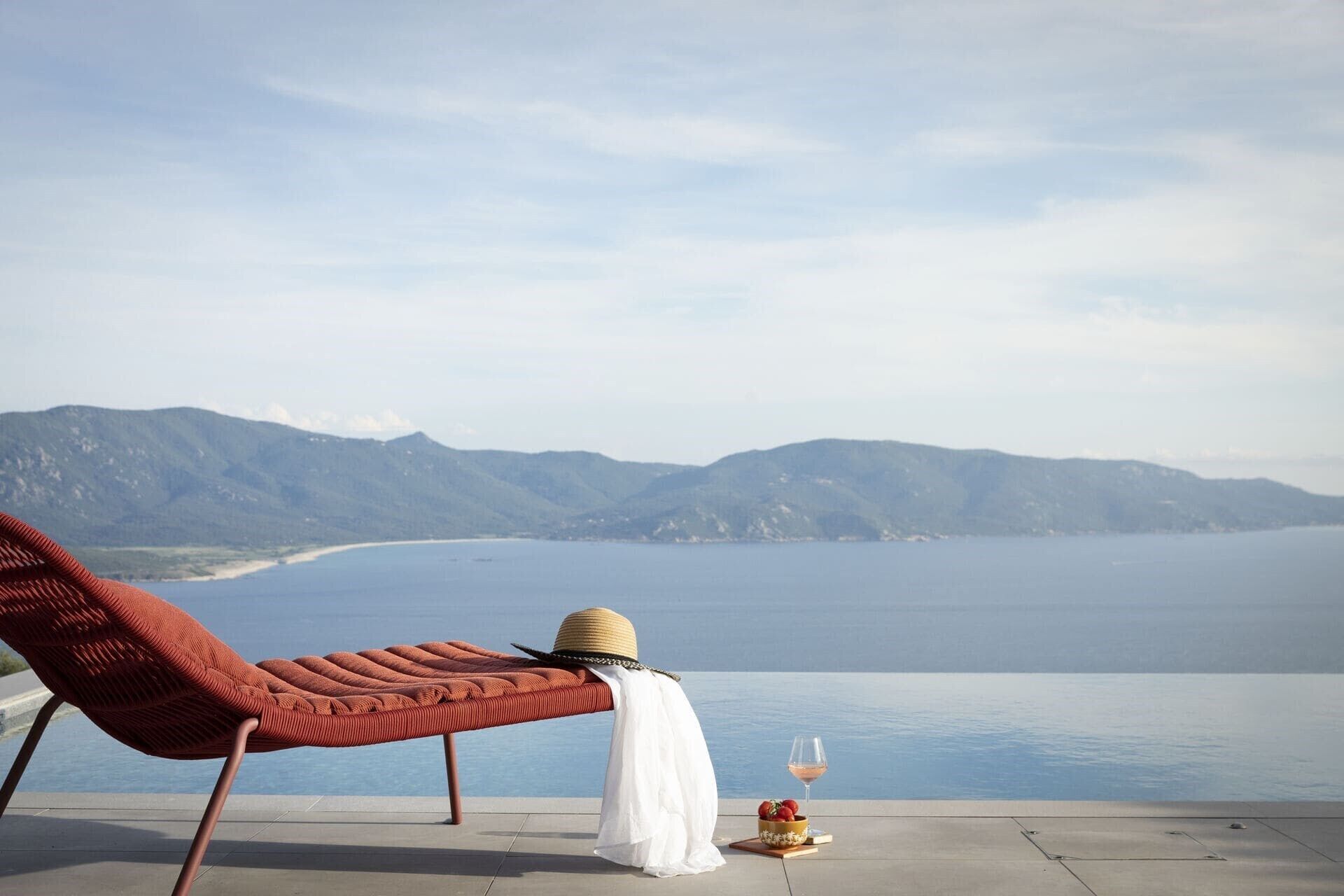 حمّام سباحة مُدفَّأ