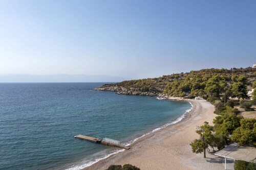 Daphne - Eight Bedroom Villa, Sleeps 16