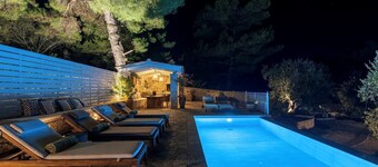 Argentum - Three Bedroom Villa, Sleeps 6