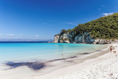 Argentum - Three Bedroom Villa, Sleeps 6