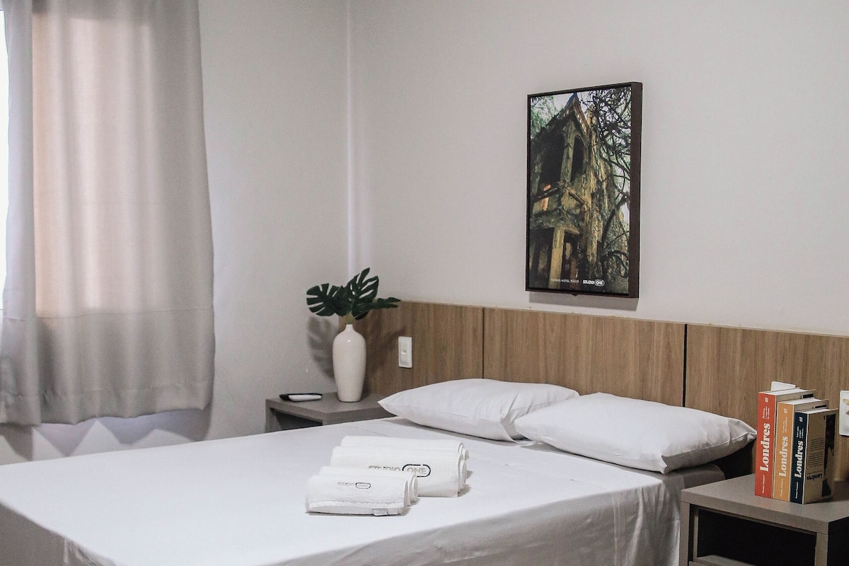 Camera Standard con letto matrimoniale o 2 letti singoli, aria condizionata | Postazione laptop, Wi-Fi gratuito
