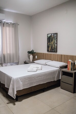 Standard Double or Twin Room, Air conditioning | Laptop workspace, free WiFi, bed sheets - Sttudio One (Araxá)