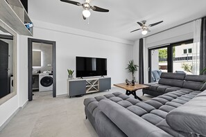 Smart-TV, Tischtennisplatte