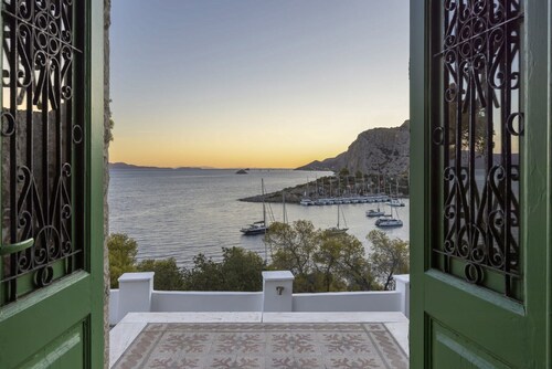 Mirkella - Six Bedroom Villa, Sleeps 12