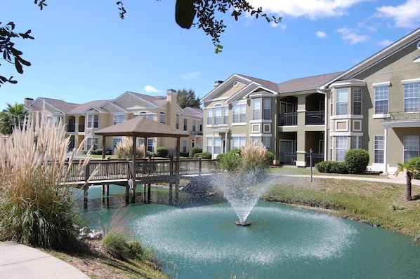 Exterior - 1701V Short walk to the beach (Gulfport)