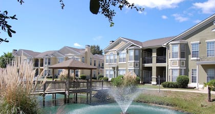 1701V Short walk to the beach