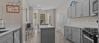 1701V Short walk to the beach