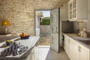 Microwave, dishwasher - Alkioni - Three Bedroom Villa, Sleeps 6 (Paxi)