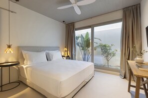 7 bedrooms - Amira - Seven Bedroom Villa, Sleeps 14 (Paros)