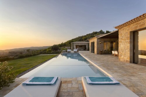 Estrella - Deux Chambres Villa, Couchages 4