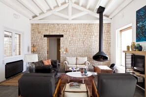 Kamin, DVD-Player, Stereoanlage