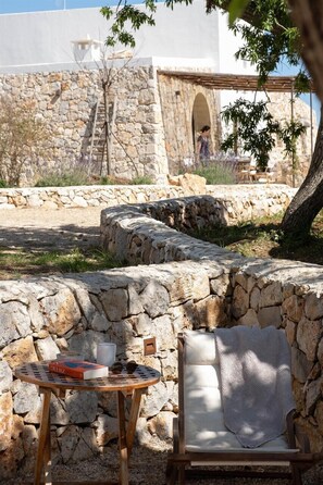 Outdoor dining - Il Tomaro - Two Bedroom Villa, Sleeps 4 (Torre Vado)