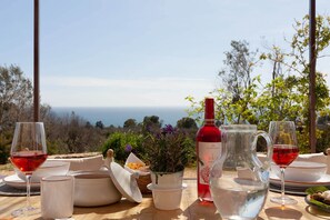 Outdoor dining - Il Tomaro - Two Bedroom Villa, Sleeps 4 (Torre Vado)