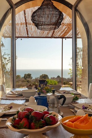 Dining - Il Tomaro - Two Bedroom Villa, Sleeps 4 (Torre Vado)