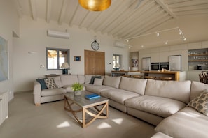 Smart TV, fireplace, ping pong - Khaleesi - Four Bedroom Villa, Sleeps 8 (Ionian Islands)