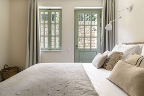 6 habitaciones, tabla de planchar con plancha, wifi y ropa de cama