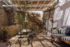 屋外ダイニングエリア