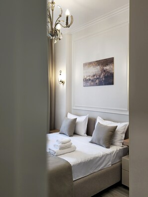 Signature Room, 1 Bedroom, Non Smoking, Kitchen | Individually decorated, individually furnished, free WiFi - DiAngelo Guesthouse (Yerevan)