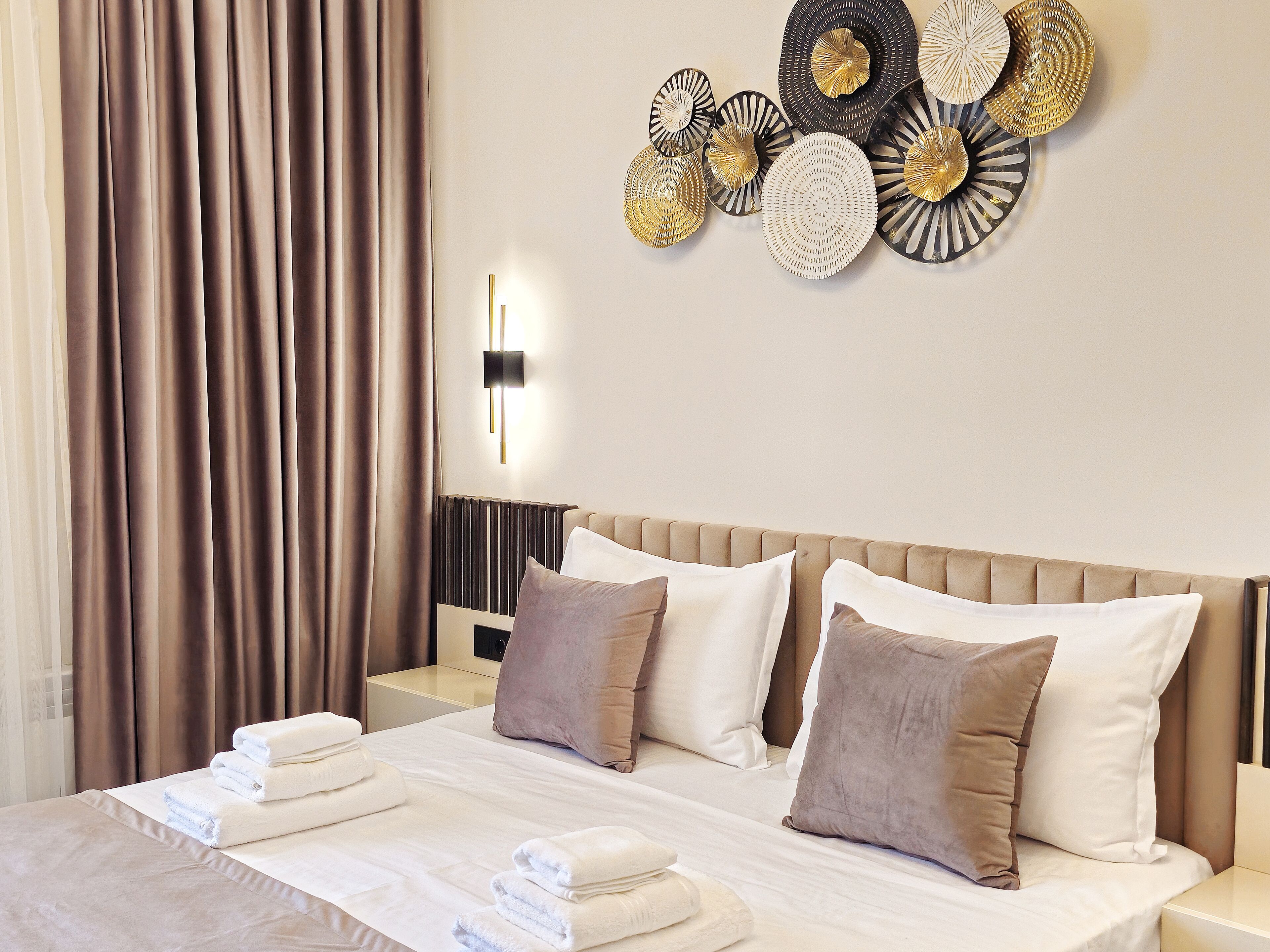 Signature-Studio, 1 Doppelbett, Nichtraucher, Küche | Wohnbereich | 75-Zoll-Flachbildfernseher mit Digitalempfang