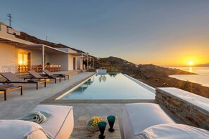 Pool - Thetis - Four Bedroom Villa, Sleeps 8 (Thira)