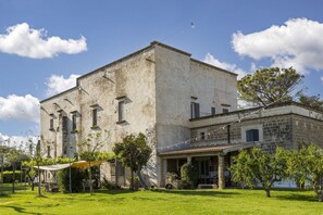Exterior - Villa Elia - Eight Bedroom Villa, Sleeps 17 (Parabita)