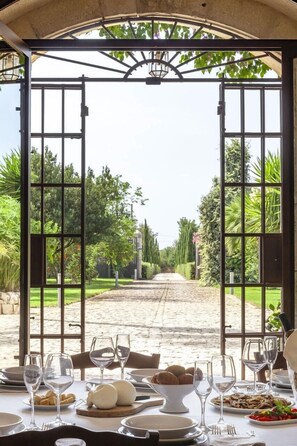 تناول الطعام