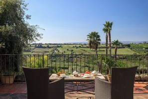 屋外ダイニングエリア