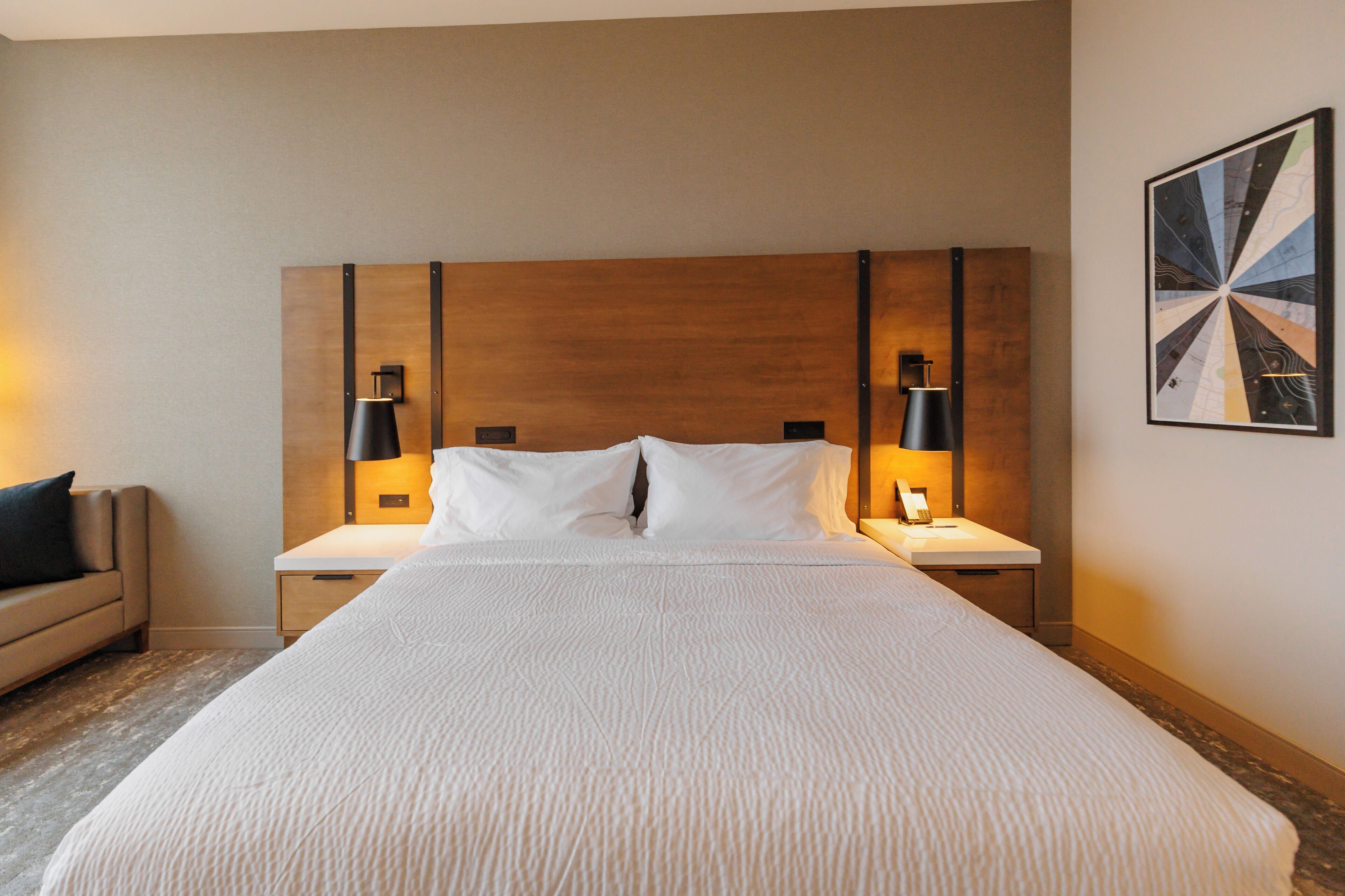 Caja de seguridad en la habitación y escritorio 