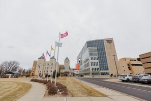 Exterior - Highpoint Hotel (Sioux Falls)