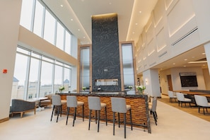 Lobby lounge - Highpoint Hotel (Sioux Falls)