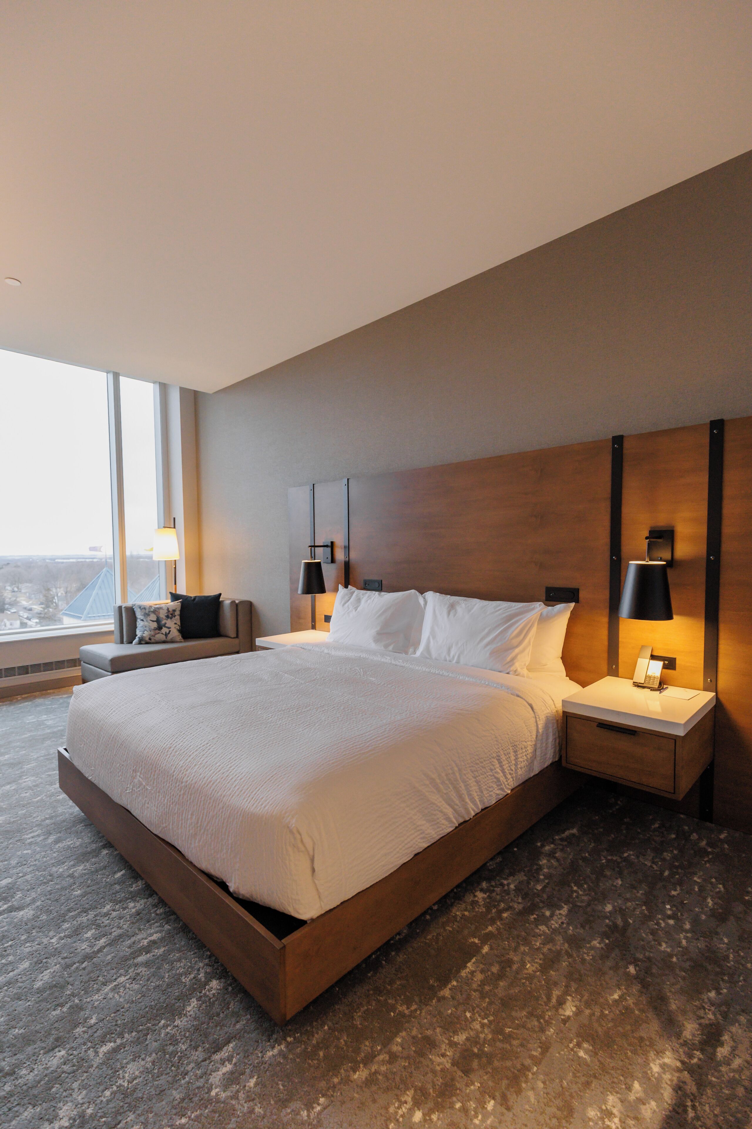 Caja de seguridad en la habitación y escritorio 